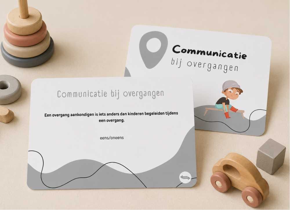 Stellingkaart uit de pedagogische kaartenset over het begeleiden van kinderen tijdens overgangen en veranderingen in de dag.
